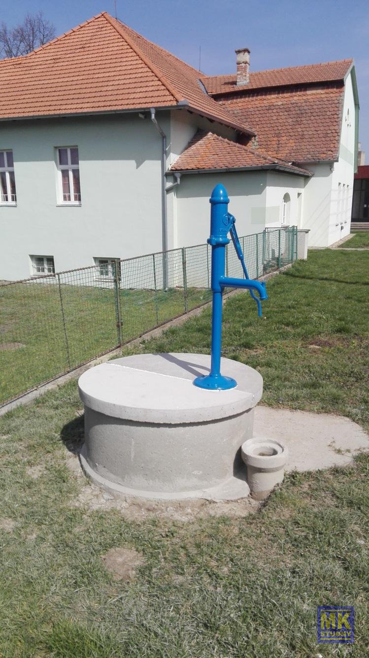 Nová nadzemní část a poklop