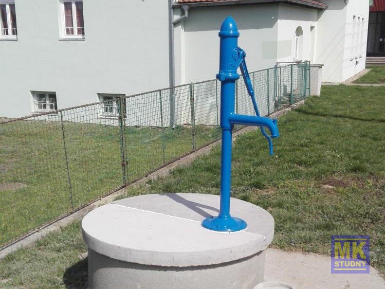 Studna u fotbalového hřiště – Lesonice